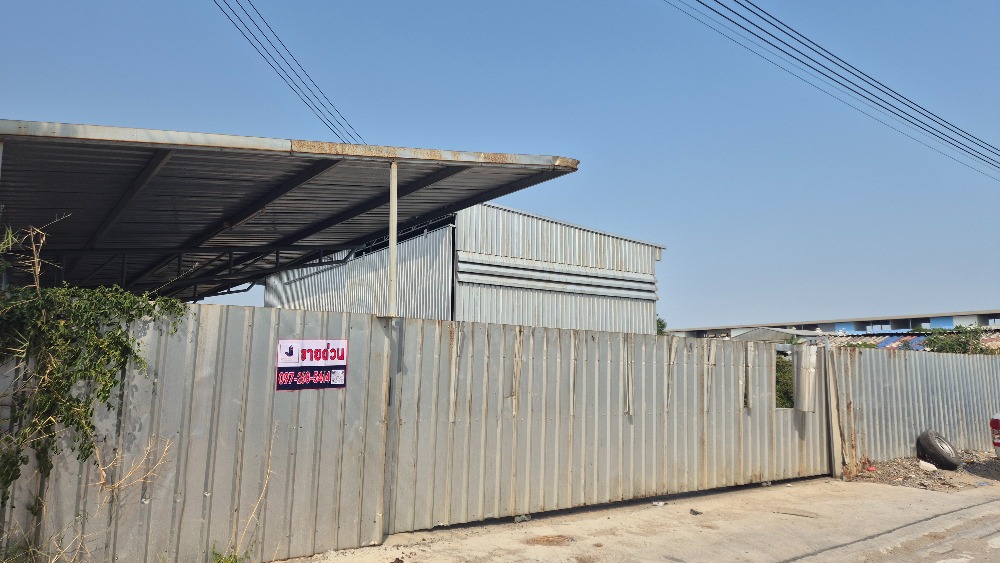 For SaleWarehouseSamut Prakan,Samrong : Urgent sale!! Land with warehouse, Soi Bang Pla 28, area 608 square wah, cheap sale.