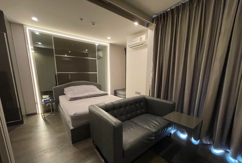 For SaleCondoRatchathewi,Phayathai : 🔥 Dont miss it! Very new room, never rented out, 1 bedroom, 1 bathroom, size 34 sq m., easy to travel, near BTS Ratchathewi, price only 5,690,000 baht. Tel: 096-8623850