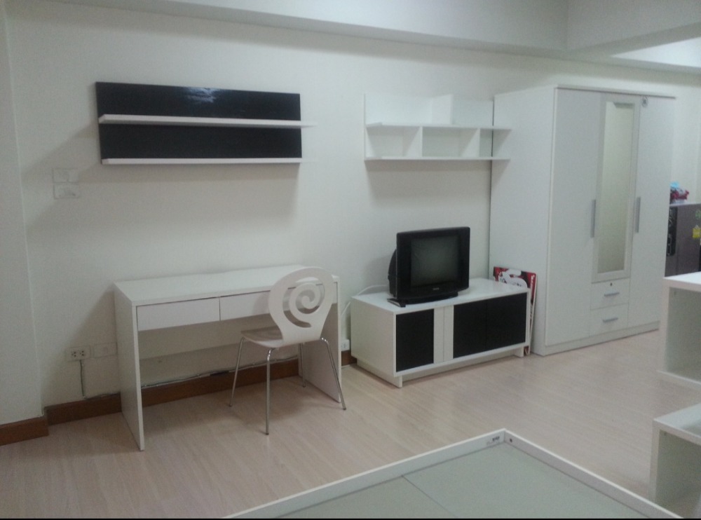 For RentCondoVipawadee, Don Mueang, Lak Si : ANN178 Condo for rent Happy condo Don Mueang 28 sq m with full set of furniture, near Don Mueang Airport, only 5 minutes, very cheap, this price, hurry and book.