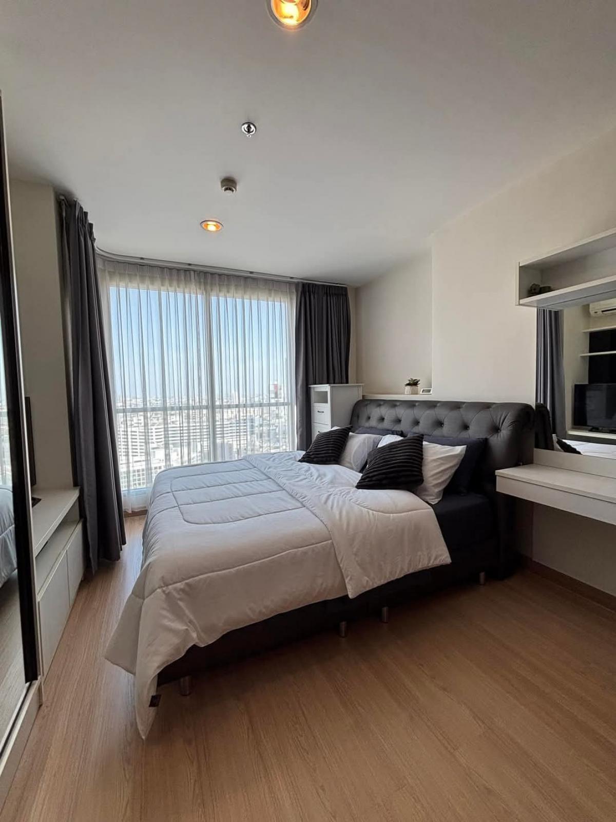 For SaleCondoLadprao, Central Ladprao : Condo Life @Ladprao18 Life Add Lat Phrao 18, next to MRT Lat Phrao, large room, 40 sq m, only 3.69 million, beautiful room, as shown in the picture