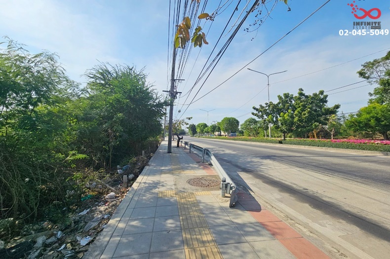 For SaleLandLadkrabang, Suwannaphum Airport : Land for sale, vacant land next to the road, good location, 32 rai, 1 ngan, 68 square wa, near Siam Premium Outlet, Luang Phaeng Road, Lat Krabang