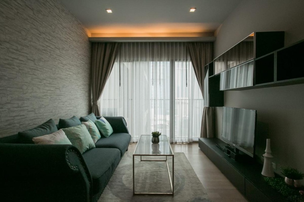 For RentCondoSukhumvit, Asoke, Thonglor : Condo for rent Noble Refine [Noble Refine] beautiful room, good price, convenient travel, fully furnished, ready to move in immediately, make an appointment to view the room.