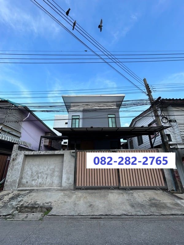 For SaleHouseLadprao, Central Ladprao : 51 sq m, 3 bedrooms, 2 bathrooms, has a bedroom downstairs, 2-storey detached house, Sangkhom Songkhro 28, near Lat Phrao Road and expressway