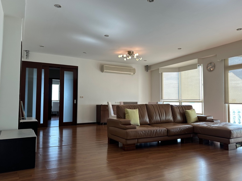 For RentCondoPattanakan, Srinakarin : For rent: Royal Castle Pattanakarn Condominium