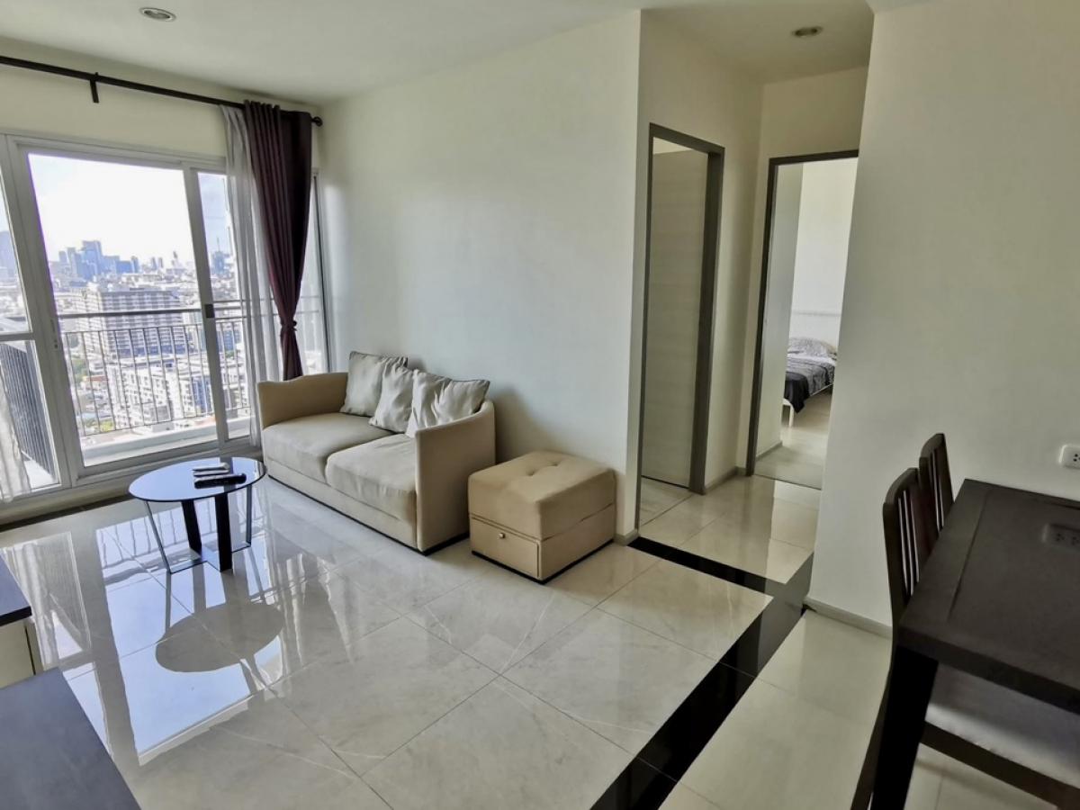 For SaleCondoRatchadapisek, Huaikwang, Suttisan : Condo for Sale: Life Ratchadapisek | 2-Bedroom Corner Unit with Stunning View, Ready to Move In