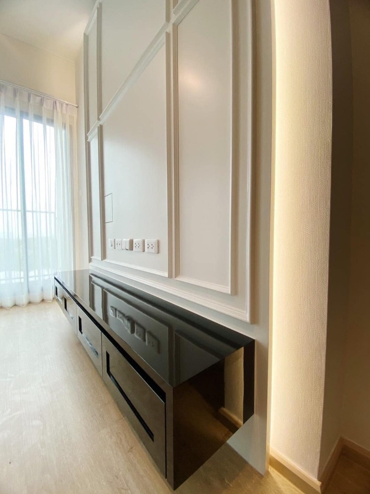 For SaleCondoRama9, Petchburi, RCA : [ RESALE ] Condo for sale, Rama 9, beautiful, luxurious, looks good, worth living in.