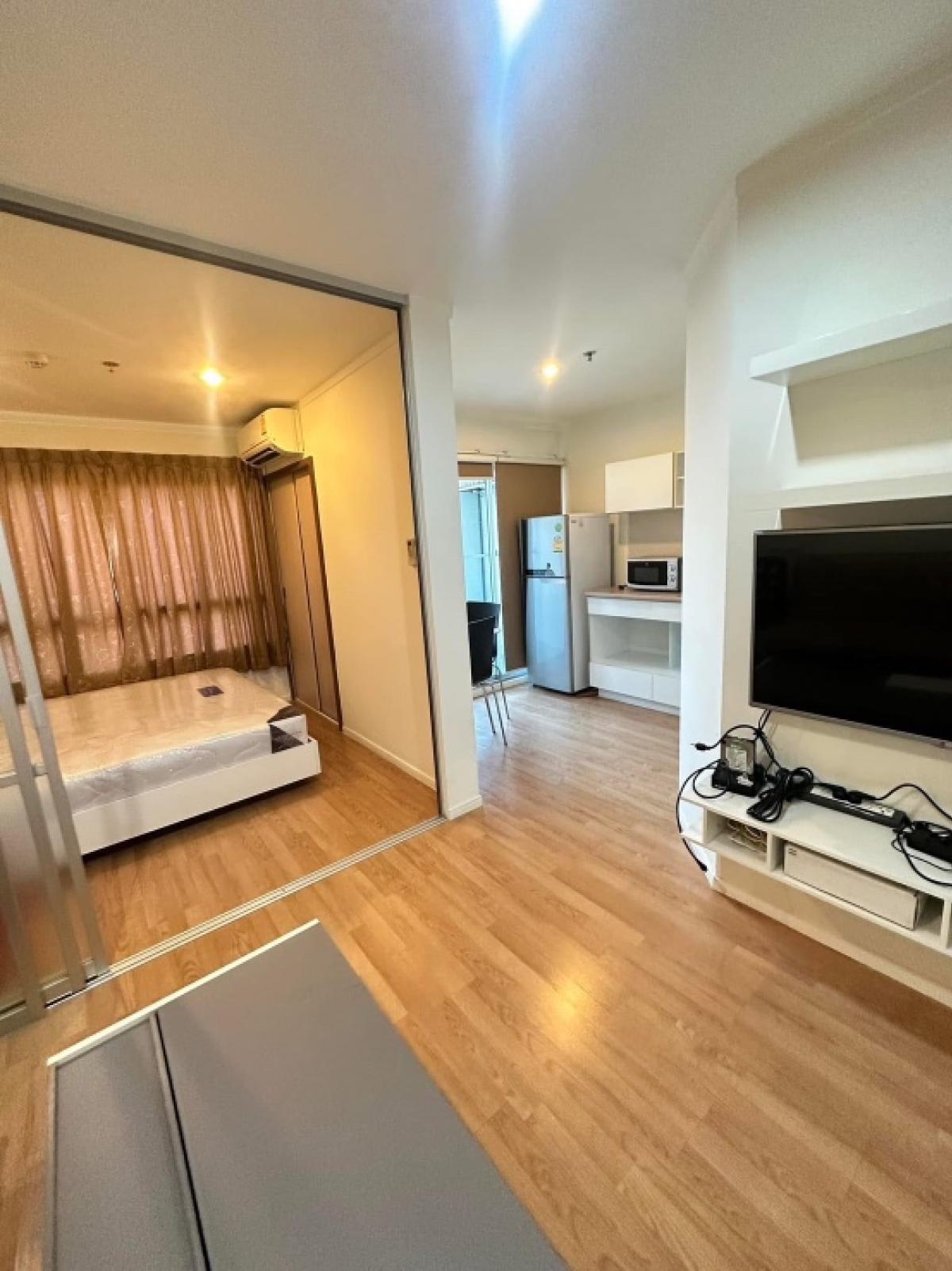 For RentCondoBangna, Bearing, Lasalle : Condo for rent Lumpini Mega City Bangna Floor/Building: 19 Building: B Room size: 26 sq m. Price: 7,500 baht Nearby places: Mega Bangna