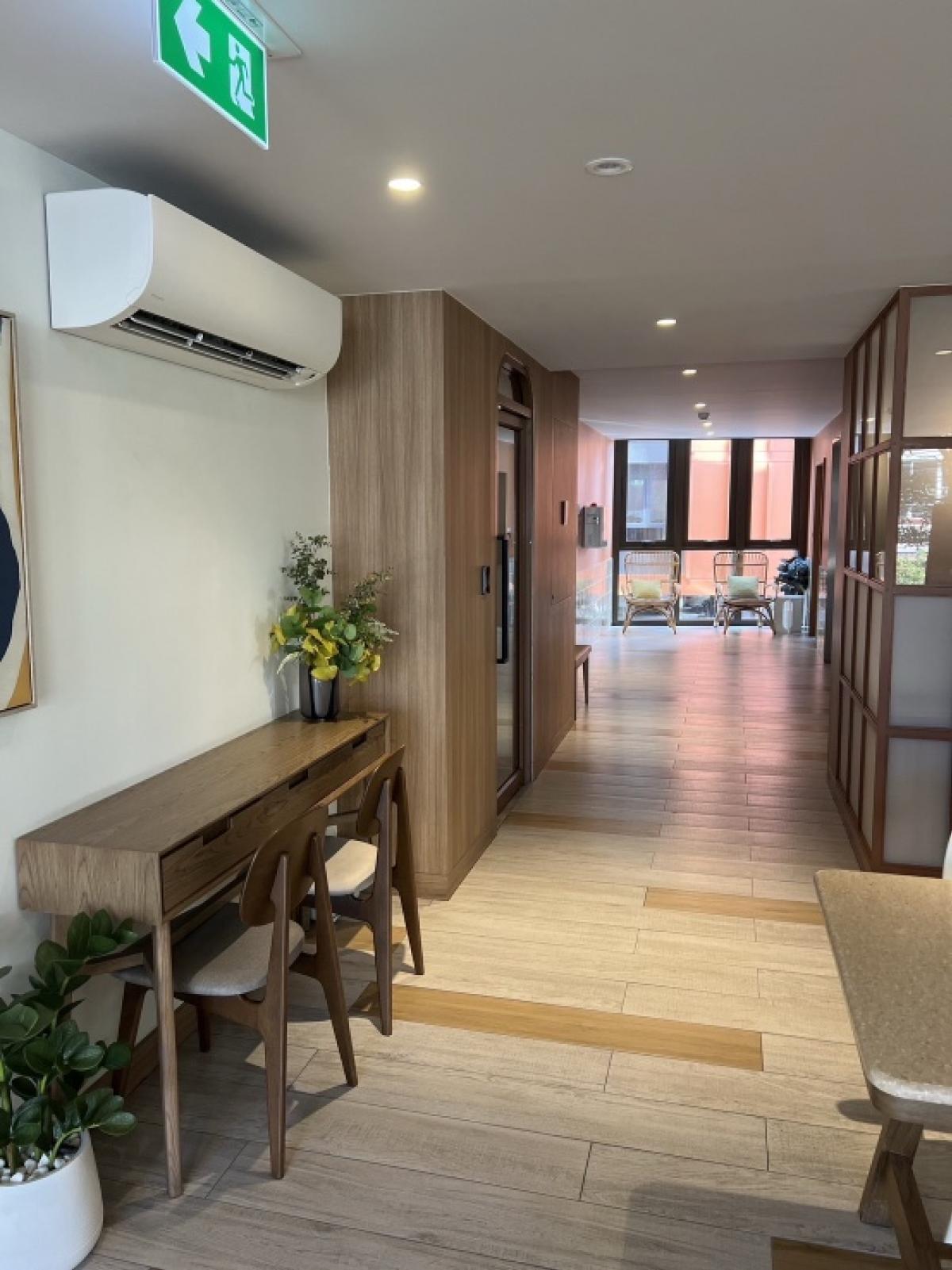 For RentCondoBangna, Bearing, Lasalle : Condo for rent: The Move Bangna Room size: 26 sq m. Building: B Floor: 2 Price: 8,500 baht Nearby places: MRT Yellow Line