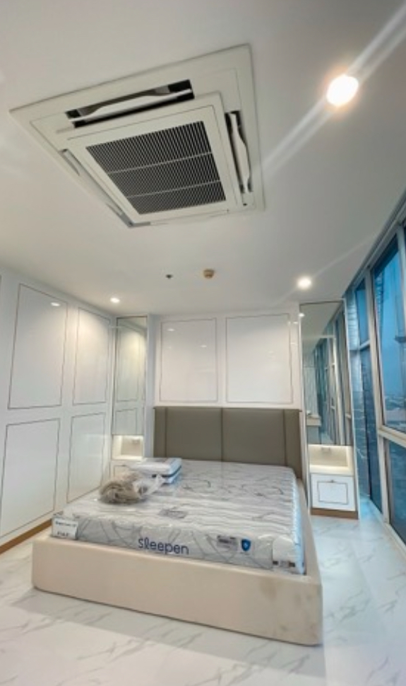 For SaleCondoOnnut, Udomsuk : For sale: 2-storey Duplex room, 69 sq m., The Sky Sukhumvit Condo (SM926)