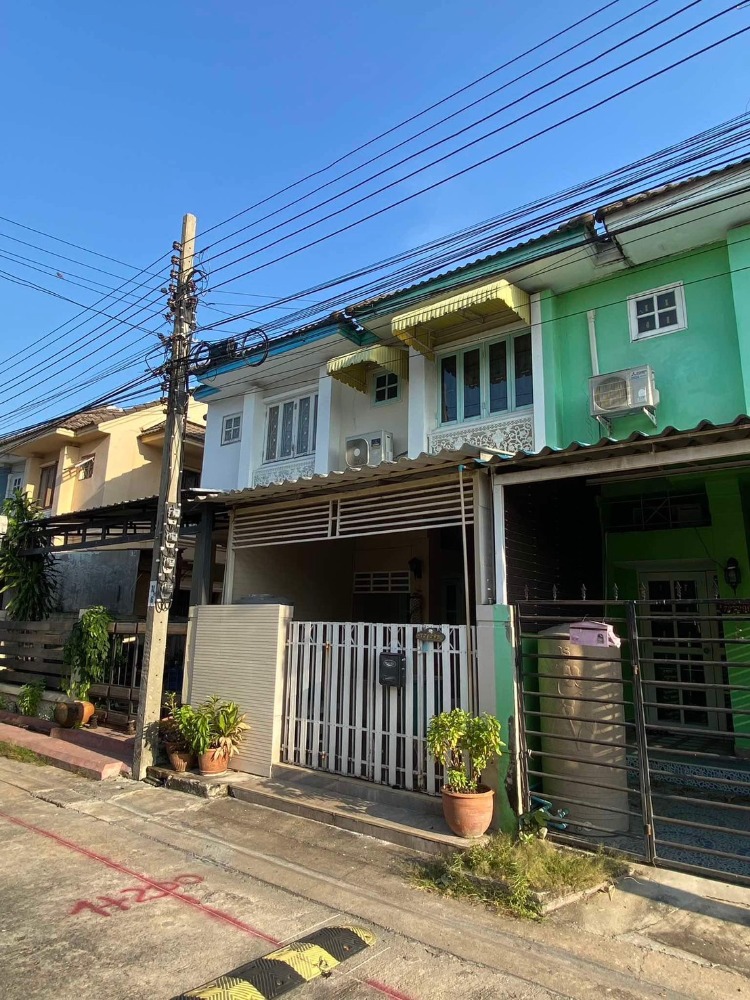 For SaleTownhouseChaengwatana, Muangthong : Townhouse for sale in Nonthiwa Garden, opposite Phraharuthai Nonthaburi School, special price, several hundred thousand lower than the appraisal price!!