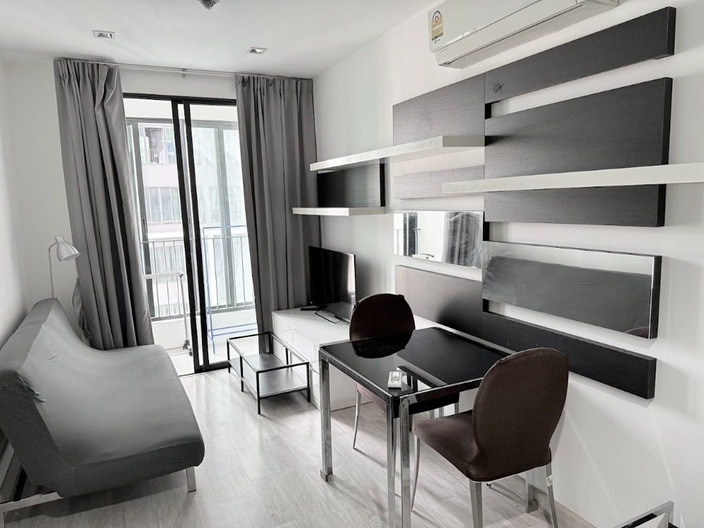 For SaleCondoWongwianyai, Charoennakor : SALE !! beautiful room, ready to move in, IDEO MOBI SATHORN, 2 bed/2 bath, 50 sq m., 11th floor // next to BTS Saphan Krung Thon, only 50 meters.