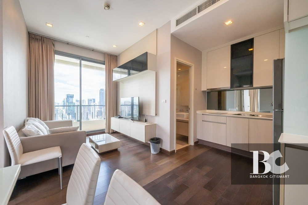 ขายคอนโดพระราม 9 เพชรบุรีตัดใหม่ RCA : *地铁站旁边* 0m MRT Petchaburi | Q Asoke | 2 Bedroom | 0615679963