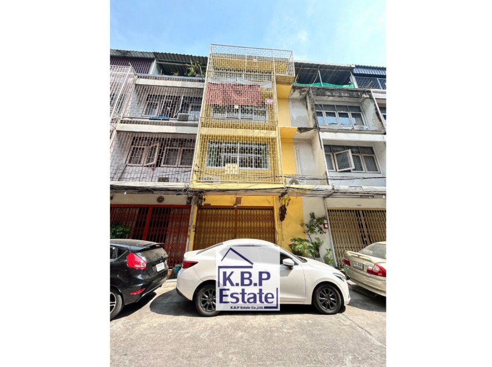 For SaleShophouseKhlongtoei, Kluaynamthai : Call : 064-525-4286 Shophouse for sale, Rama 4 location, near Suan Plearn Market, 230 meters