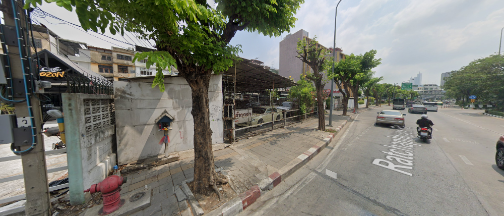 For SaleLandWongwianyai, Charoennakor : Land for sale, 262 sq m, on the main road, Krung Thonburi, Wong Wian Yai