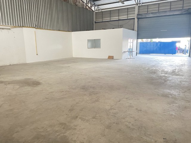 For RentWarehouseSamut Prakan,Samrong : HR2147 Warehouse for rent with office, area 400 sq m, Soi Bang Pla, Bang Phli area, suitable for a warehouse or small factory.