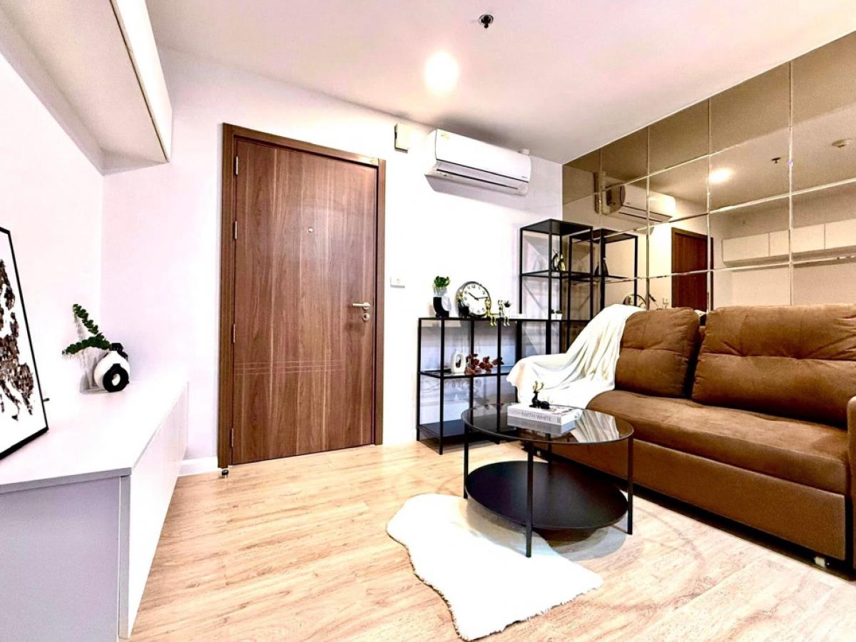 For SaleCondoOnnut, Udomsuk : Condo for sale, newly renovated, fully furnished, The Base Sukhumvit 77, size 30.34 sq m, 1 bedroom, 1 bathroom, 21st floor, beautiful city view, airy, near BTS On Nut, only 2.89 million.