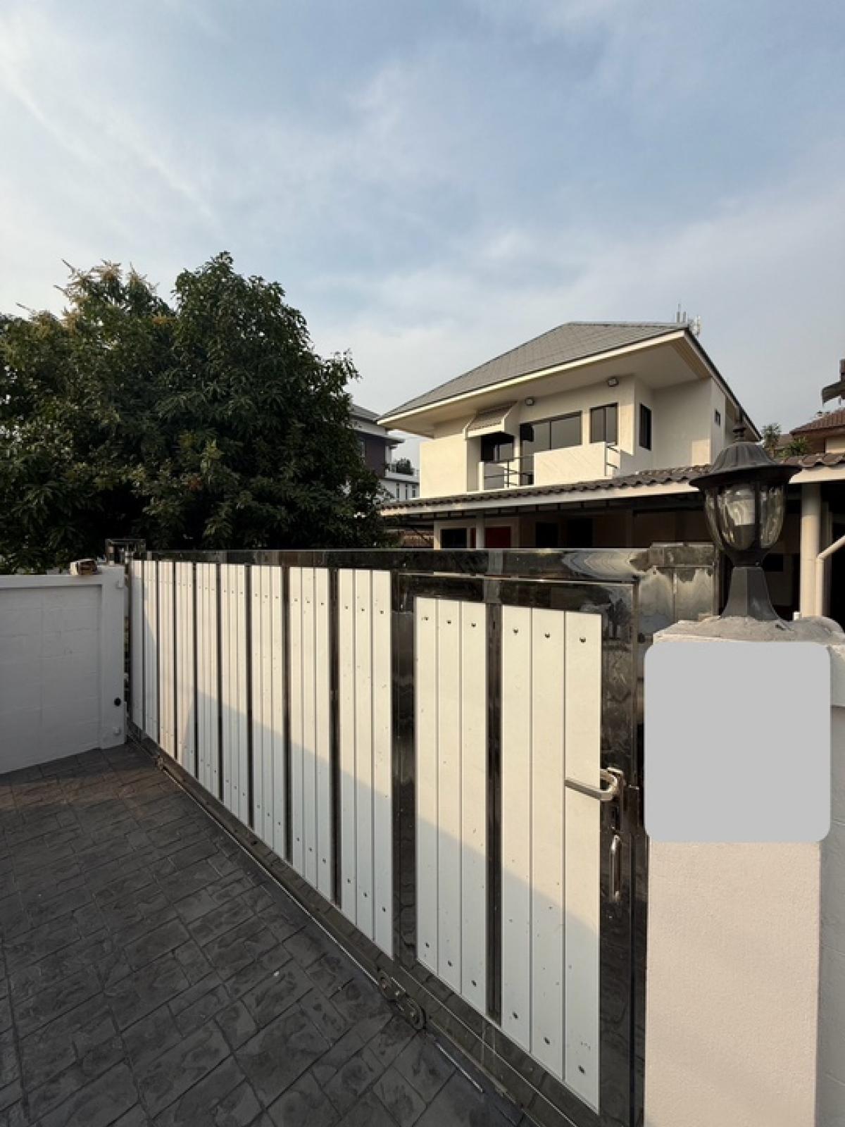 For RentHouseChokchai 4, Ladprao 71, Ladprao 48, : 2-storey detached house for rent, prime location, near Central Eastville, CDC, international school, Yellow Line train, convenient to travel in and out from many routes, along the Ekkamai-Ramintra Expressway, Lat Phrao 71, Chok Chai 4