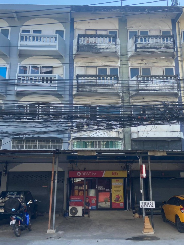 For SaleShophouseRattanathibet, Sanambinna : Urgent sale, 4 and a half storey commercial building, below appraisal price 3.99 MB., on Samakkhi Road.