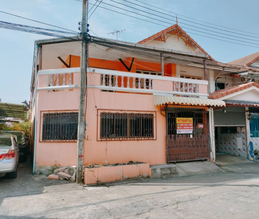 For SaleTownhousePathum Thani,Rangsit, Thammasat : For sale: 2-storey corner townhouse, Pruksa 9 Rangsit-Khlong 3, area 20.9 sq m, 3 bedrooms, 2 bathrooms, balcony extension around the house, price 1,590,000.-, free credit, interested contact 085-550-1599