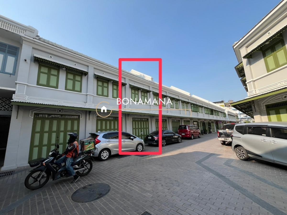 For RentShophouseYaowarat, Banglamphu : Commercial building for rent, Yaowarat-Sampeng. (MRT Samyod 700m)