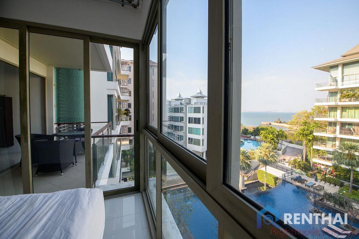 For SaleCondoPattaya, Bangsaen, Chonburi : Beachfront condo for sale in The Sanctuary Wong Amat Condo