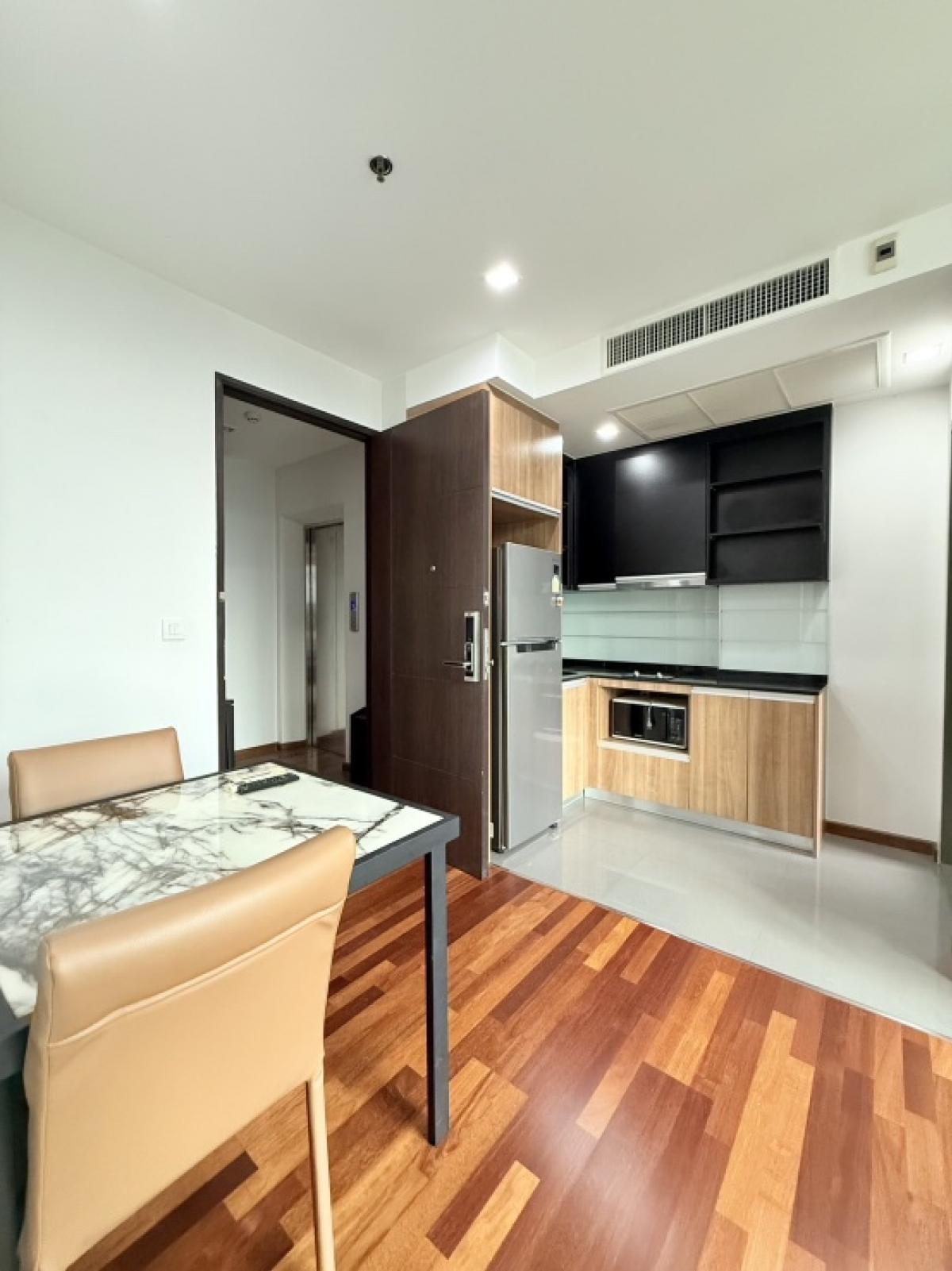 ให้เช่าคอนโดราชเทวี พญาไท : ให้เช่า Wish signature midtown siam (1bed/1bath 35ตรม.) ห้องสวยมากก สภาพใหม่ วิวโล่ง  ราคาเพียง 22,000  เท่านั้น Tel.0806265693 คุณแบม