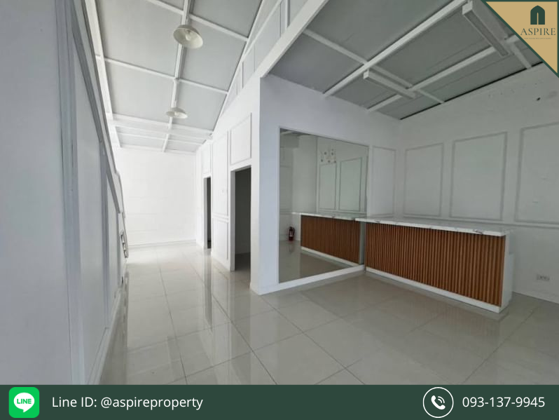 For SaleShophouseSukhumvit, Asoke, Thonglor : [Sale with Tenant] Commercial in Sukhumvit Soi 24, Renovated