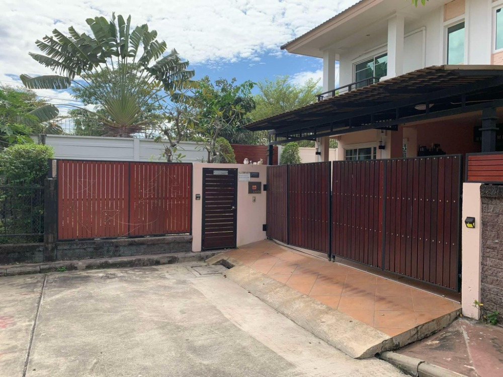 For RentHouseLadkrabang, Suwannaphum Airport : House for rent: The Plant, built-in throughout the house, near the motorway and new road, near the international school, Phatthanakan 3