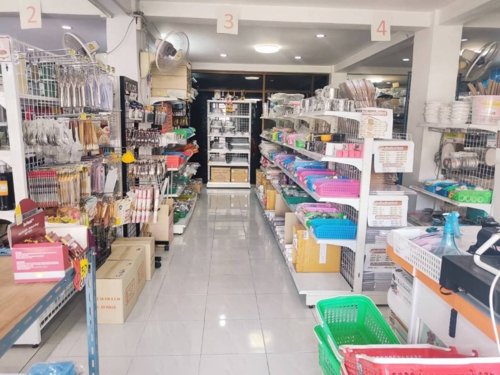 For LeaseholdRetailVipawadee, Don Mueang, Lak Si : Business for sale: Equipment store with training included