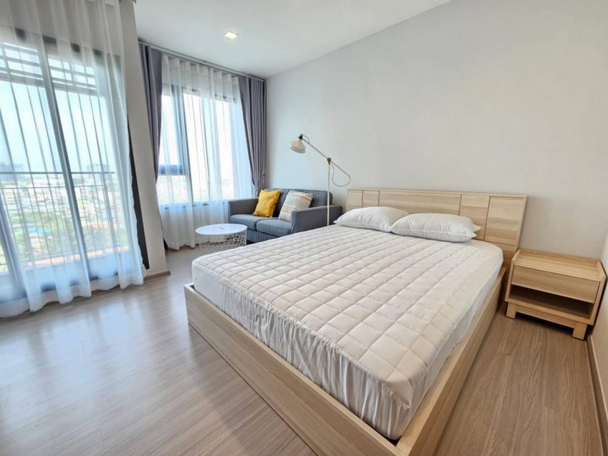 For RentCondoThaphra, Talat Phlu, Wutthakat : Life Sathorn Sierra Condo Rental (Condo Condo is on the Sathorn Road and BTS Talat Phlu 150 m ** Do not accept the Agend ** Size 28 sqm. Rent 13,000 baht/month, 15th floor. electrical appliance Complete ready to move in. After April 21, 68- Smart TV- Refr