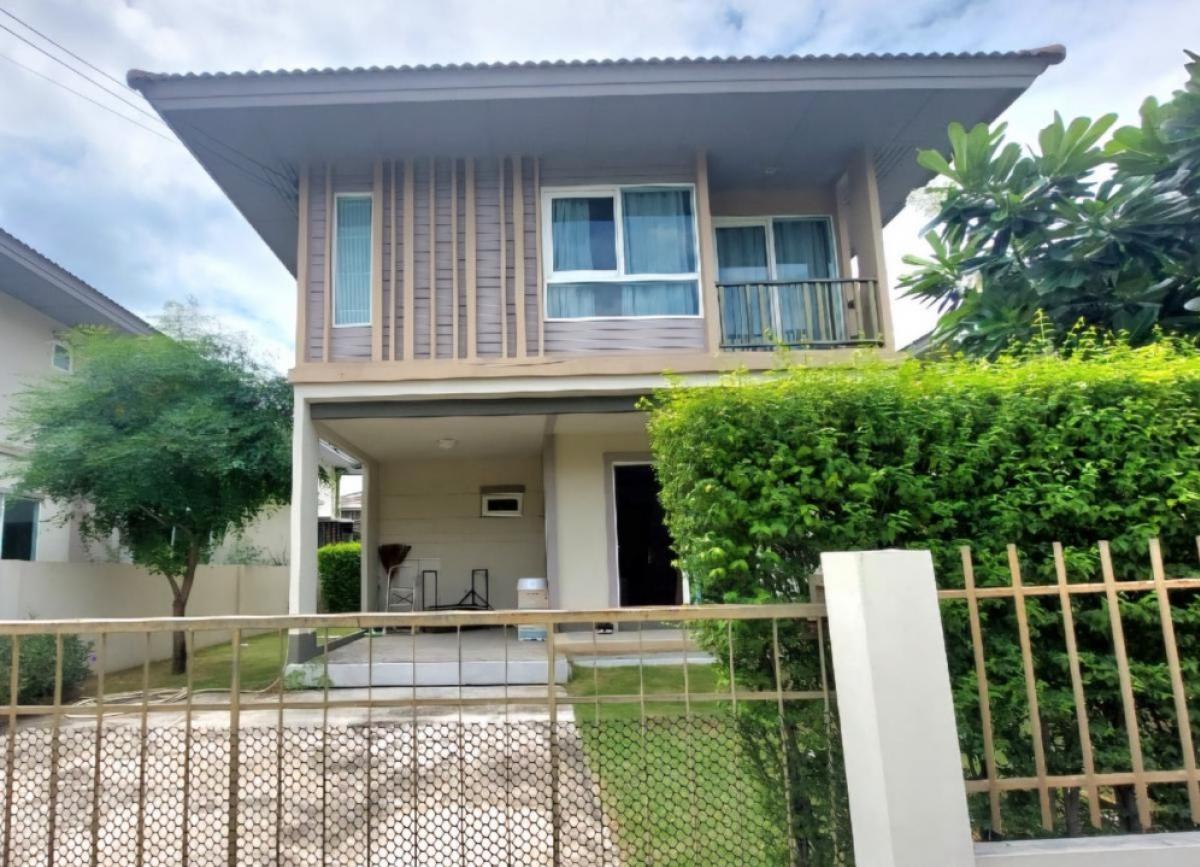 For SaleHouseBangna, Bearing, Lasalle : For sale: 2-storey house “The owner sells it himself“ Khanasiri Bangna project (area in front of the house next to the garden) Contact number 0876925123 Oh Line: atioh