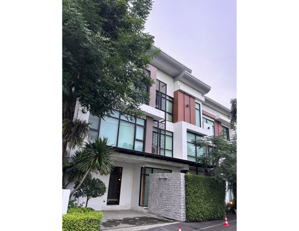 For SaleTownhouseChokchai 4, Ladprao 71, Ladprao 48, : Inquiry call: 080-979-8999 The Zenith Wang Thonglang Project (The Zenith), Soi Rojanamin, Pracha Uthit Road, luxury townhome, newly renovated, entire house, 50 square wah, 4 bedrooms, 4 bathrooms, can park several cars.