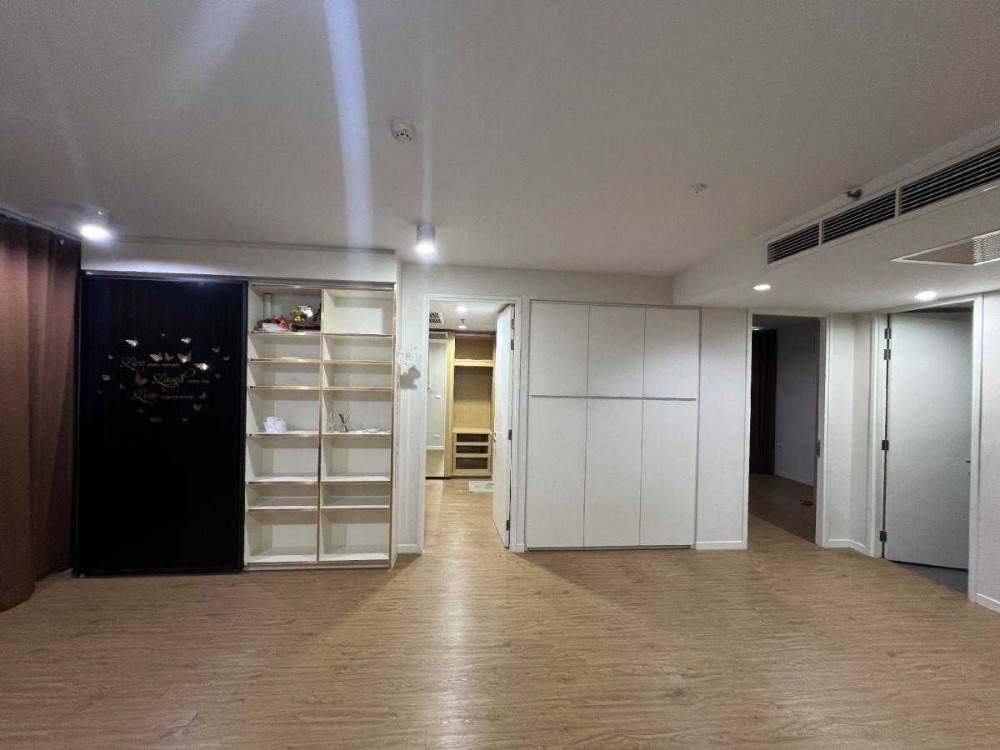 For SaleCondoSilom, Saladaeng, Bangrak : Condo for sale, Siamese Surawong, 74.30 sq m., near BTS Sala Daeng