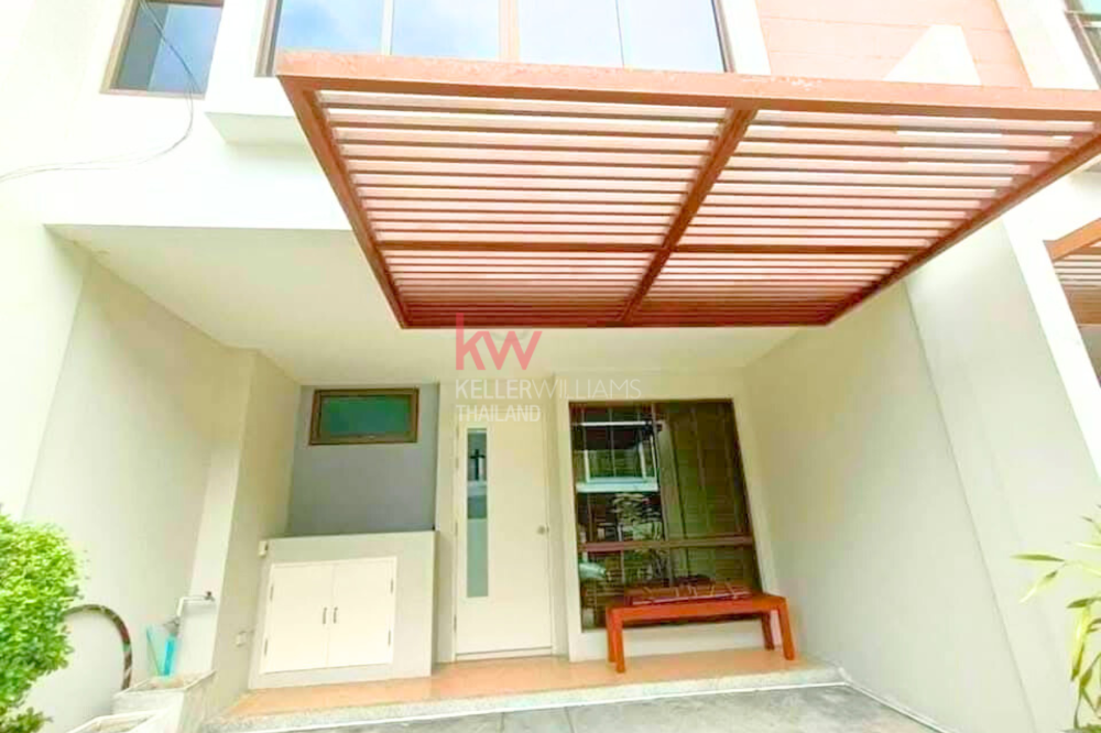 For RentTownhomeOnnut, Udomsuk : ✨Townhouse for rent, The Private Sukhumvit 97/1, price 60,000 baht, size 180 sq m, 3 bedrooms, 4 bathrooms, 3 floors, good view🏡