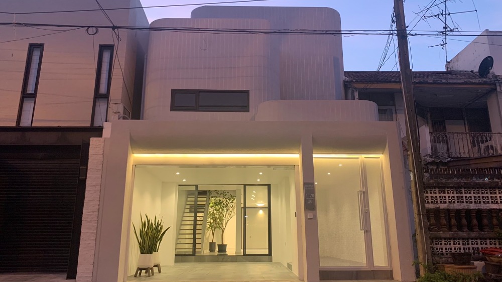 For SaleTownhouseKasetsart, Ratchayothin : 🏠[Newly renovated house for sale] Modern minimalist style, simple, luxurious, looks expensive - Senanikhom 1, Soi 28, near BTS Senanikhom