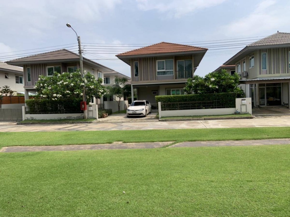 For RentHouseBangna, Bearing, Lasalle : Single house for rent, Kanasiri Bangna, near Nawamintharachinuthit School, Udom Suksa Phatthanakan, only 7 minutes.