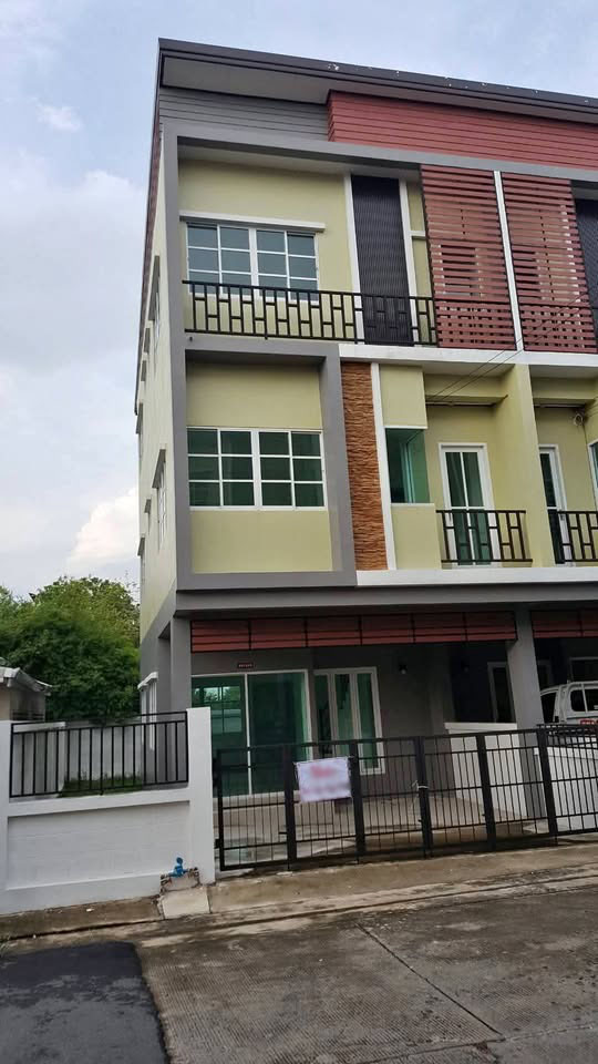 For RentTownhouseNonthaburi, Bang Yai, Bangbuathong : 3-storey townhouse, corner room, beautifully decorated, for rent in Bang Bua Thong-Nonthaburi area, near Robinson Lifestyle Ratchapruek, only 3.5 km.