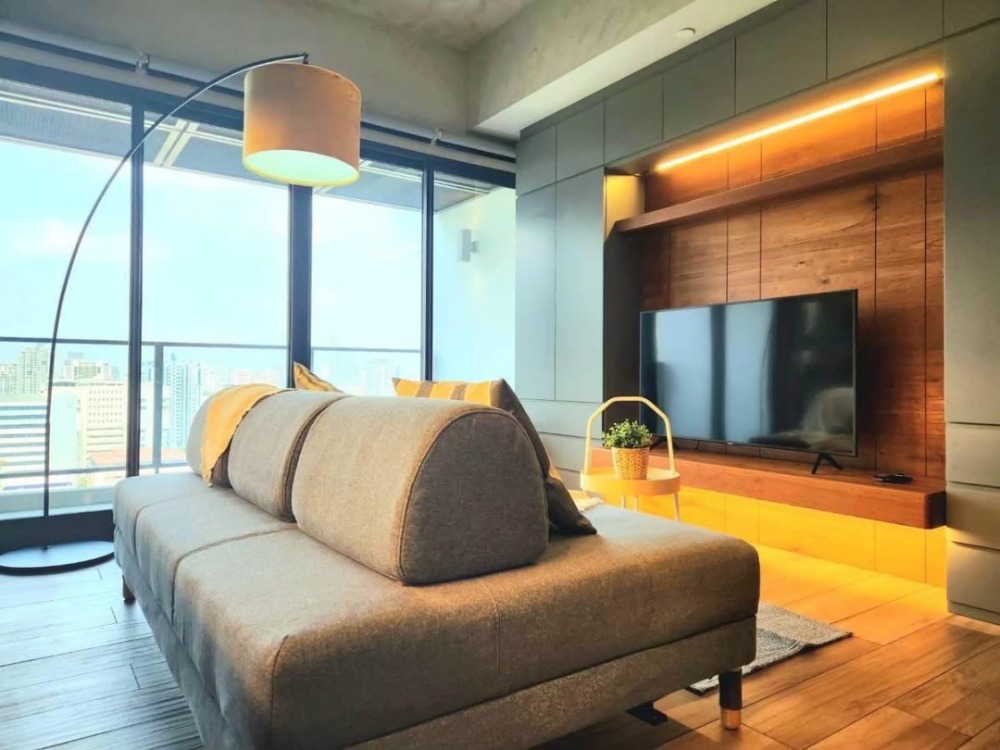 ให้เช่าคอนโดสุขุมวิท อโศก ทองหล่อ : LTHC11681-The lofts Asoke FOR RENT Size 75 sqm. 2 beds 1 bath Near BTS Asok Station ONLY 63K/Month