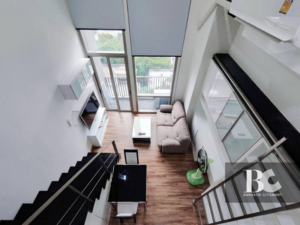 ขายคอนโดสุขุมวิท อโศก ทองหล่อ : Pet-friendly สุขุมวิท 38 ห้อง Duplex ใกล้ BTS สถานีทองหล่อ 081-245-7349