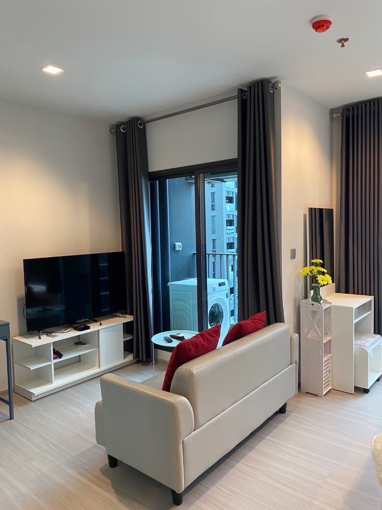 For RentCondoRama9, Petchburi, RCA : Condo for rent Life Asoke Rama 9, fully furnished condo, ready to move in, near MRT Rama 9, convenient transportation!!