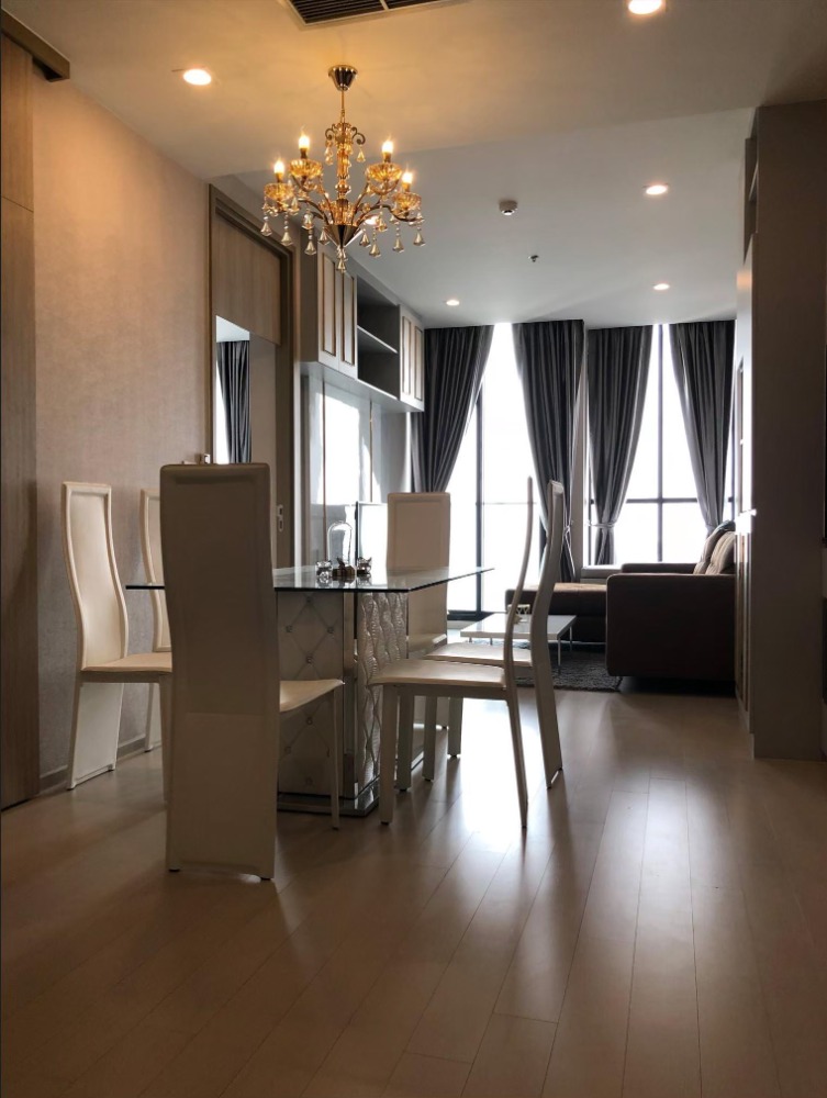 ขายคอนโดวิทยุ ชิดลม หลังสวน : ขาย และให้เช่า. Noble Ploenchit 2bed 2bath 75 sq.m. fully furnished and ready to move in.