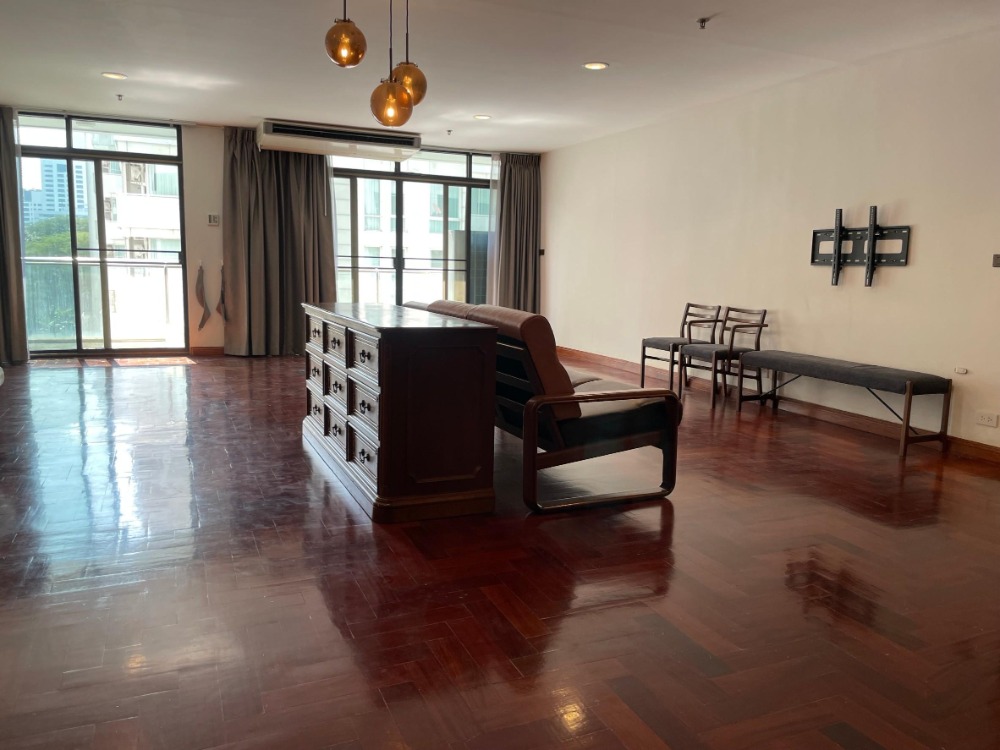 ขายคอนโดสุขุมวิท อโศก ทองหล่อ : LTH11701 -Baan Phrom Phong FOR SALE Size 193 sqm. 3 beds 3 baths Near BTS Phrom Phong Station ONLY 15 MB