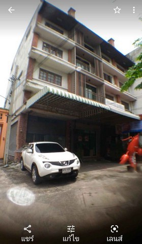 For RentShophouseChokchai 4, Ladprao 71, Ladprao 48, : HR2158 Commercial building for rent, 4 floors, corner building, on Nakniwat Road, suitable for a restaurant, coffee shop, office.