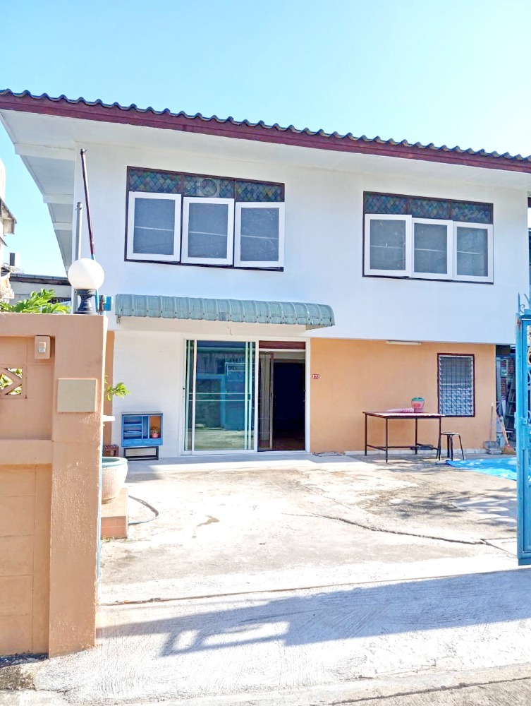 For RentHouseRatchadapisek, Huaikwang, Suttisan : HK0442😊 For RENT For rent, 2-storey detached house🚪4 bedrooms🚄near MRT Huai Khwang🔔House area: 51 sq m🔔Usable area: 250 sq m💲Rent: 00,000฿📞O99-5919653,O65-9423251✅LineID:@sureresidence