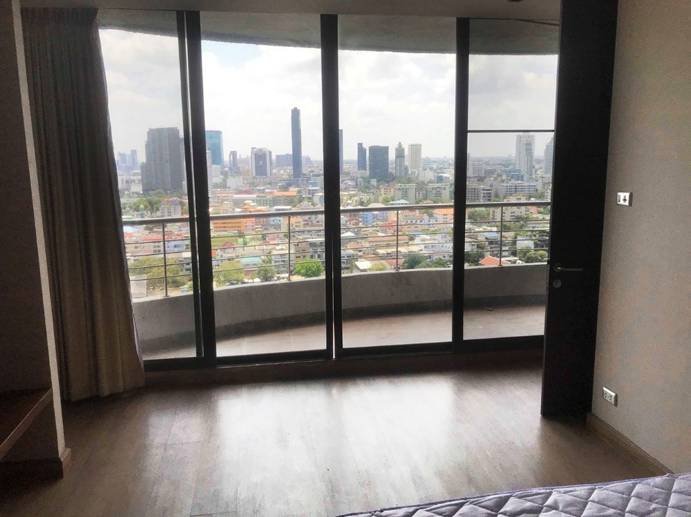 For SaleCondoSukhumvit, Asoke, Thonglor : LTHC11730 -Supalai Place Sukhumvit 39 FOR SALE Size 121 sqm. 2 beds 2 baths Near BTS Phrom Phong Station ONLY 8.8 MB