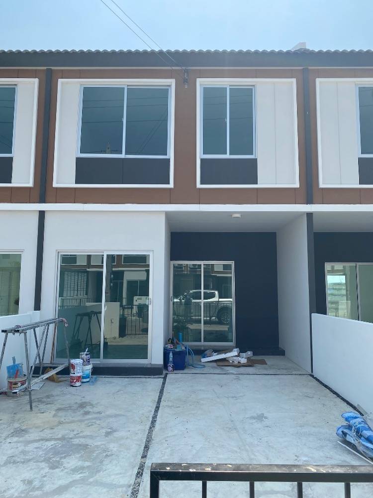 For RentTownhousePathum Thani,Rangsit, Thammasat : Townhouse for rent, Baan Pruksa Rangsit - Thanyaburi 2, near Khlong Luang Hospital, only 3 minutes away.