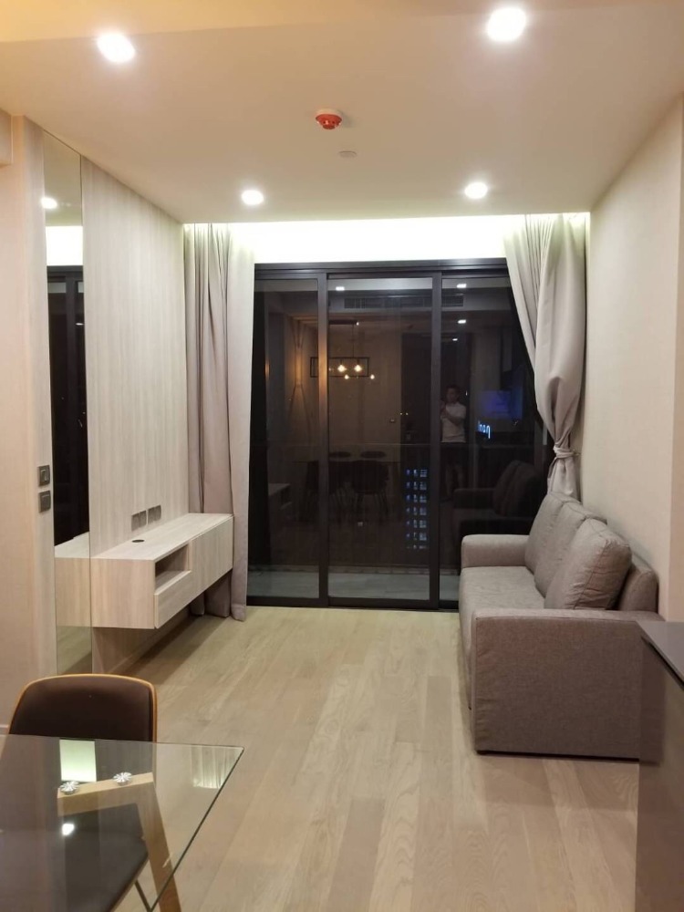 ให้เช่าคอนโดสุขุมวิท อโศก ทองหล่อ : LTHC11749 -Ashton Asoke FOR RENT Size 45 sqm. 2 beds 1 bath Near BTS Asok Station ONLY 50K/Month