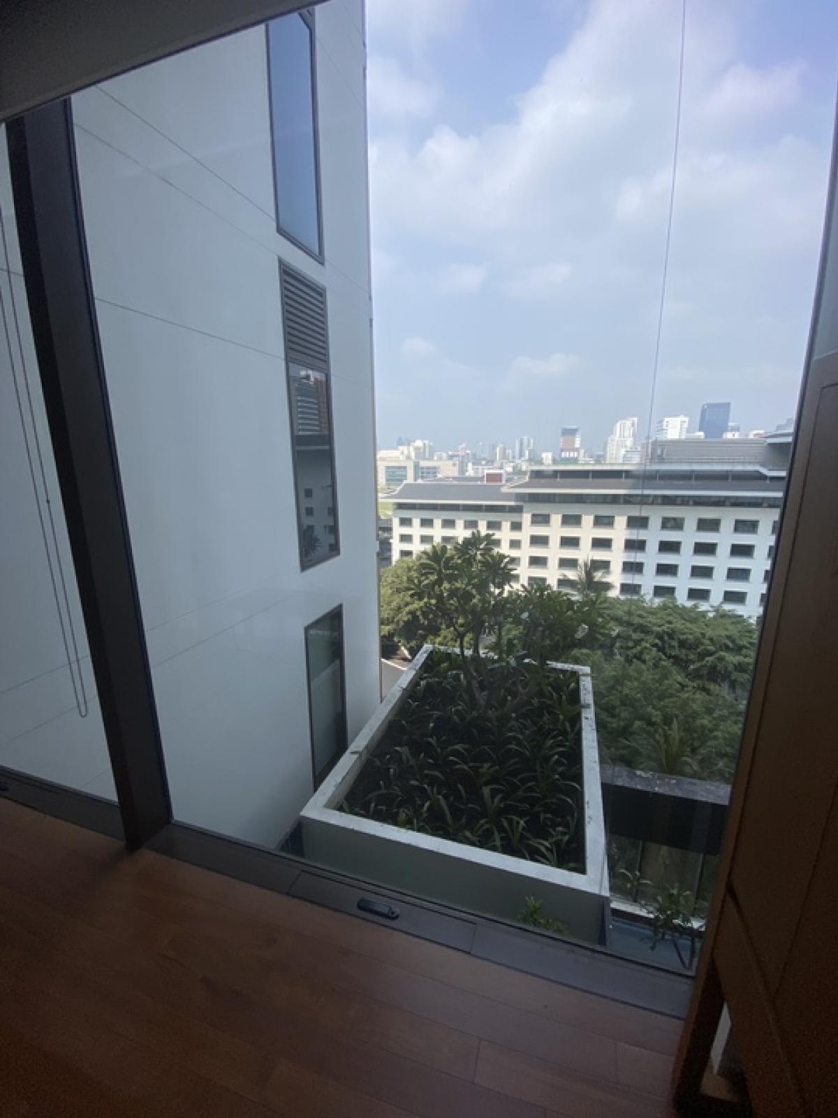 ขายคอนโดวิทยุ ชิดลม หลังสวน : Hansar Residence Hansar Residence in Ratchadamri Hot Sale For Rent Price  THB 6.2  million Rental THB 50,000- per month Hansar Residence on Ratchadamri Road in Bangkok is a luxury residential property, lease hold 18 years remaining. Situated on