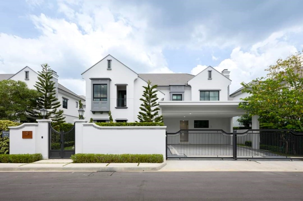 For SaleHousePattanakan, Srinakarin : For sale, luxury house with tenants, Nantawan Rama 9-Krungthep Kreetha new cut project, size 4 bedrooms, 5 bathrooms, Le Baron model (Size S)