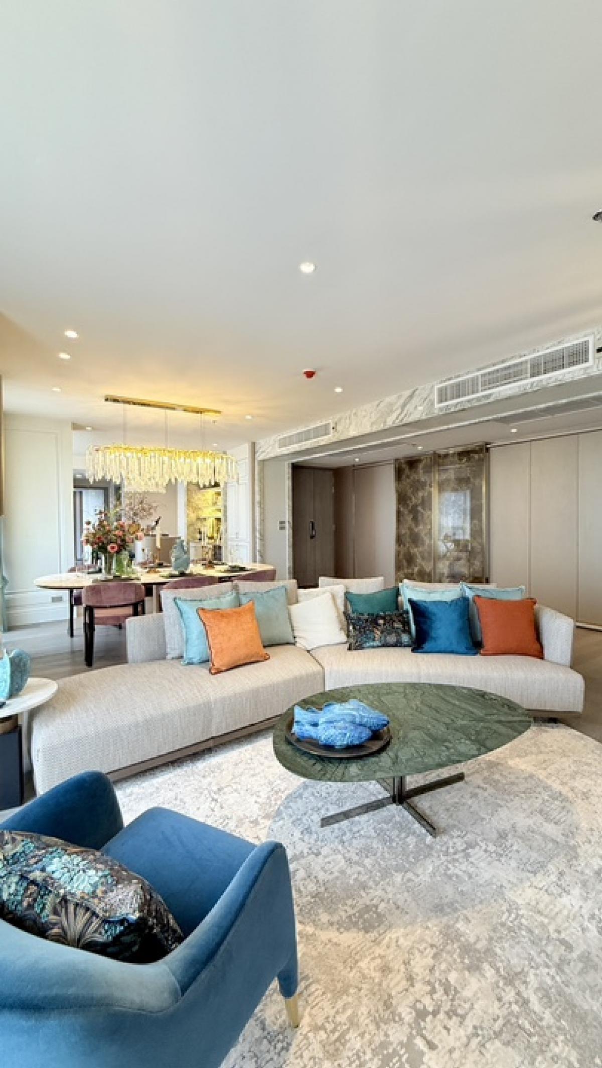 For SaleCondoKhlongtoei, Kluaynamthai : 𝗖𝗢𝗖𝗢 𝗣𝗔𝗥𝗖 🥳 Fully furnished Penthous 3bed 3bath 256.37 sq.m. Price 80.66 million baht, new condo in the heart of the city, opposite One Bangkok🏢